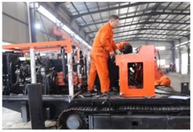 襄陽亞舟重工履帶式臺(tái)車設(shè)備助力鄭萬高鐵(一)